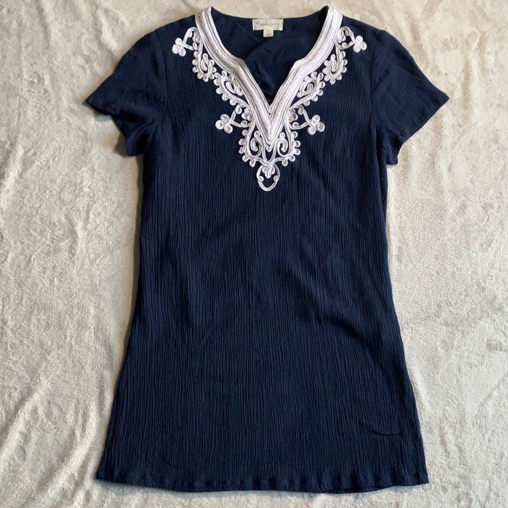 Magnolia Grace Tunic top size Small